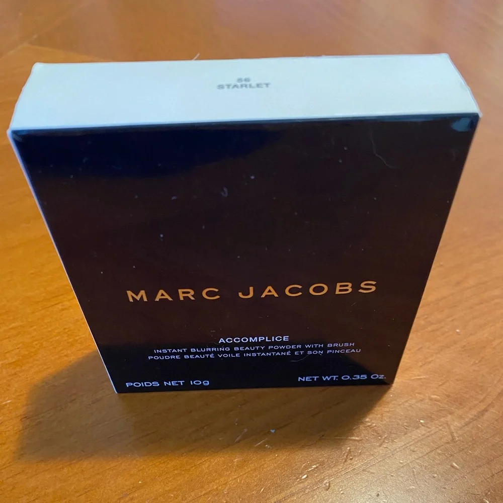 Marc Jacobs Accomplice Powder with Brush Starlet